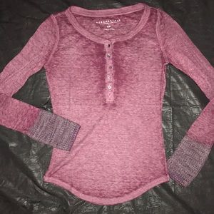 AEROPOSTALE Women’s shirt.